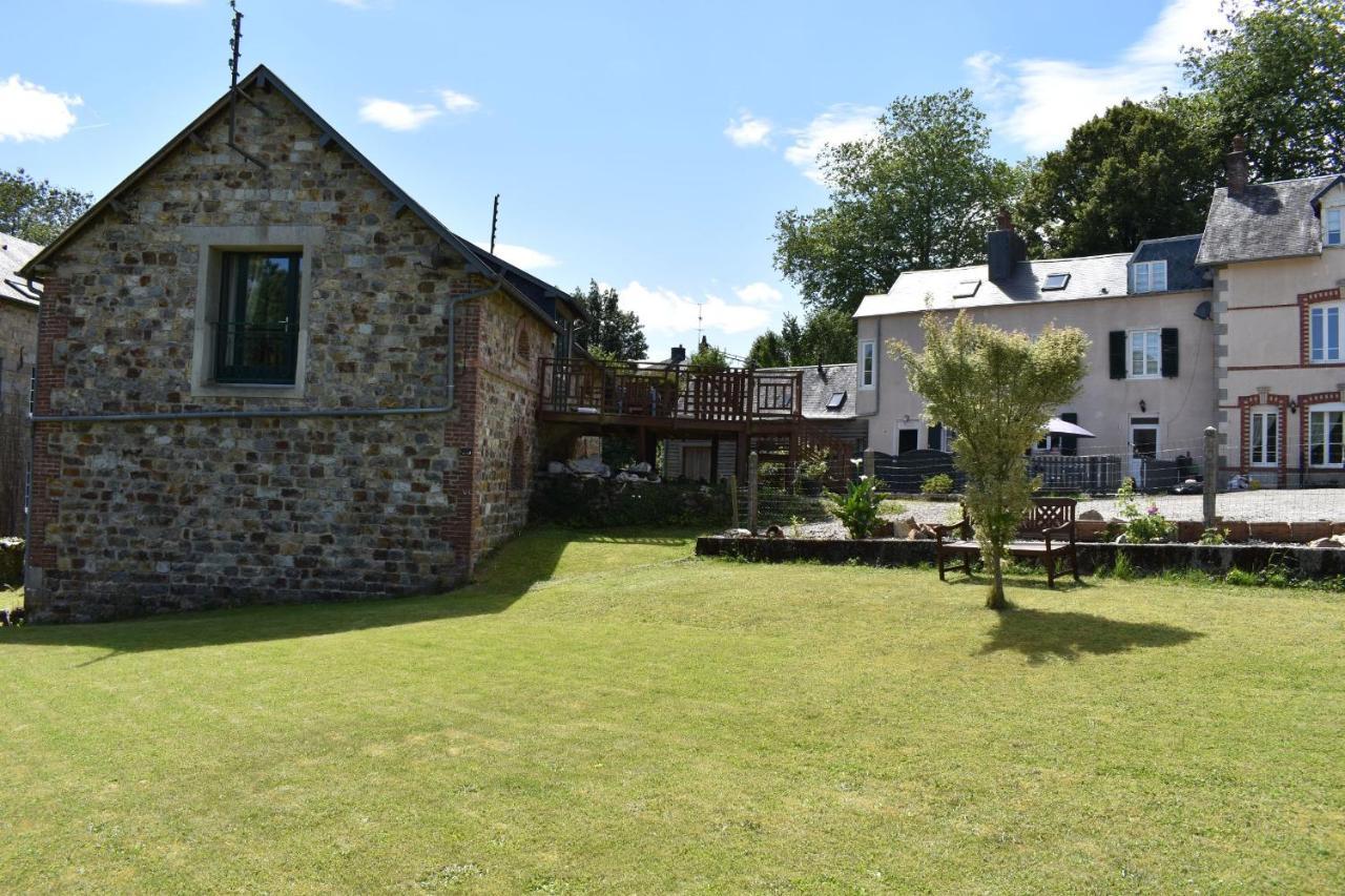 Gites In Le Neufbourg -Mortain Eksteriør bilde