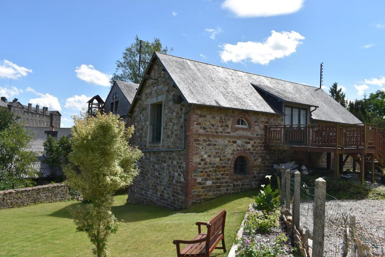 Gites In Le Neufbourg -Mortain Eksteriør bilde