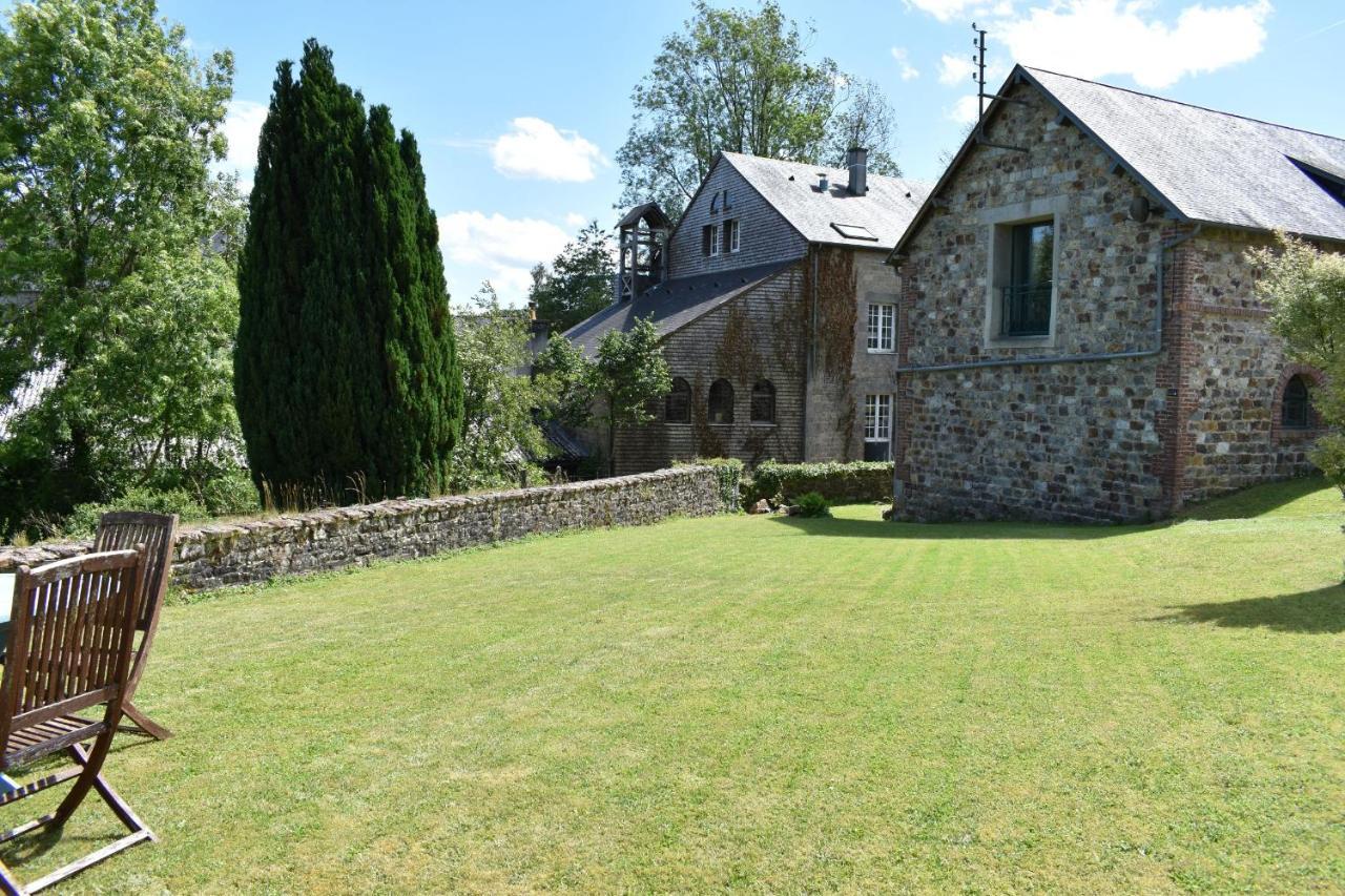 Gites In Le Neufbourg -Mortain Eksteriør bilde