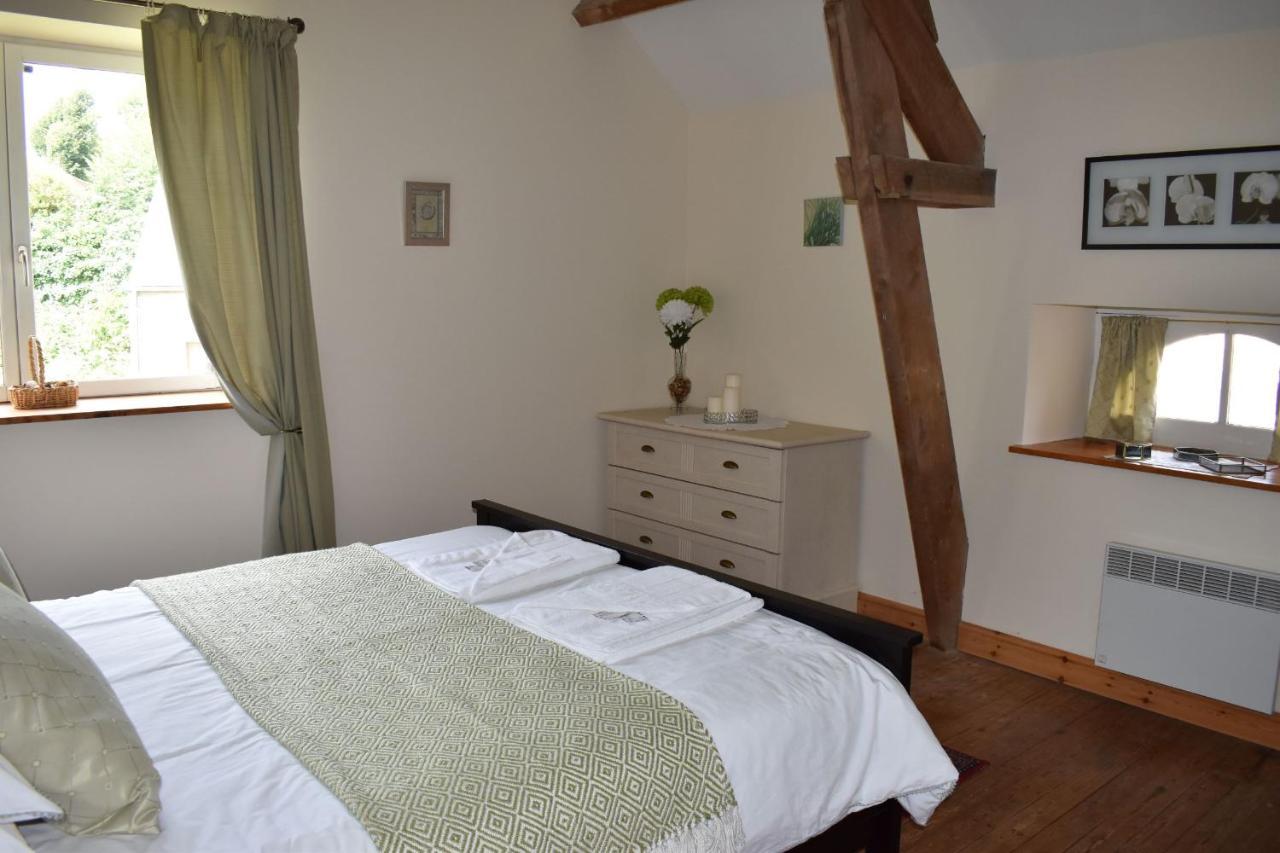 Gites In Le Neufbourg -Mortain Eksteriør bilde