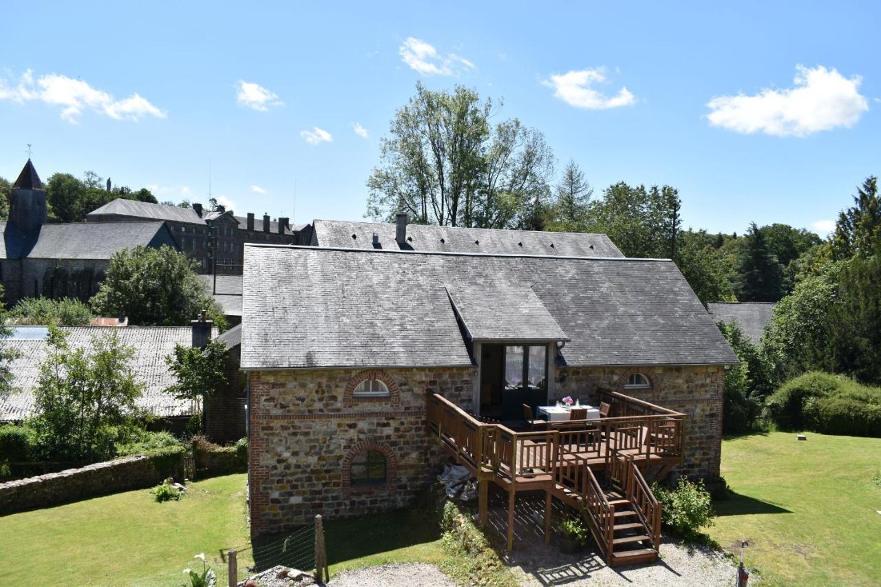Gites In Le Neufbourg -Mortain Eksteriør bilde