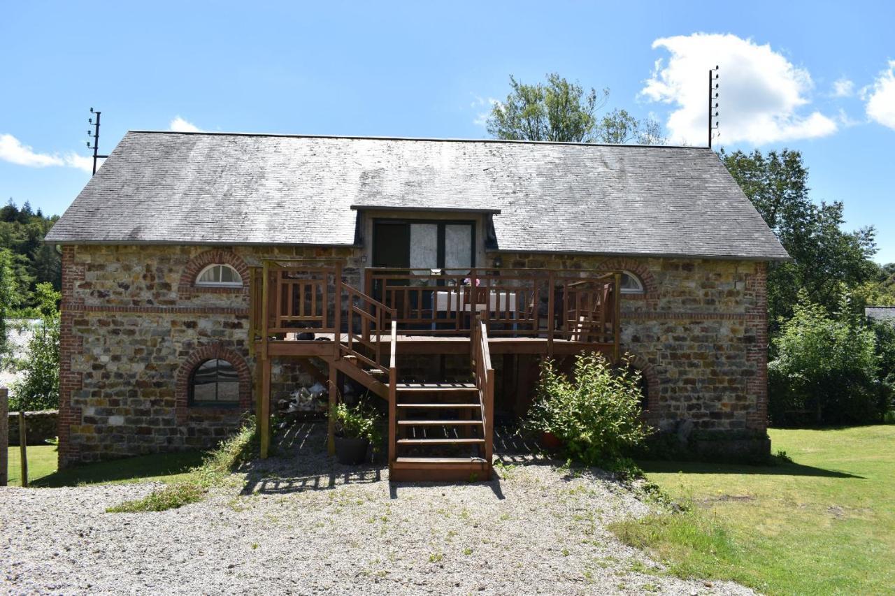 Gites In Le Neufbourg -Mortain Eksteriør bilde