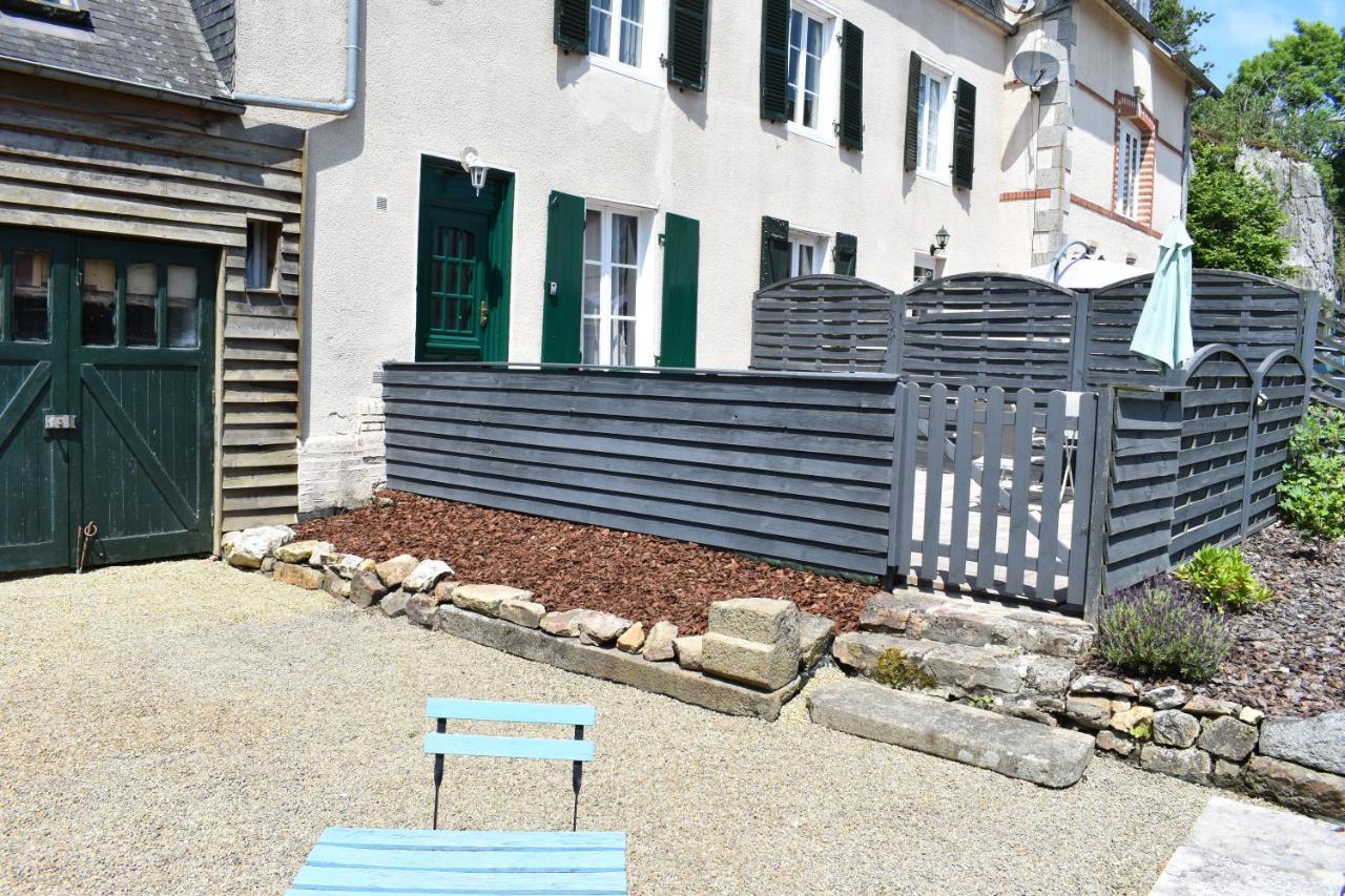 Gites In Le Neufbourg -Mortain Eksteriør bilde